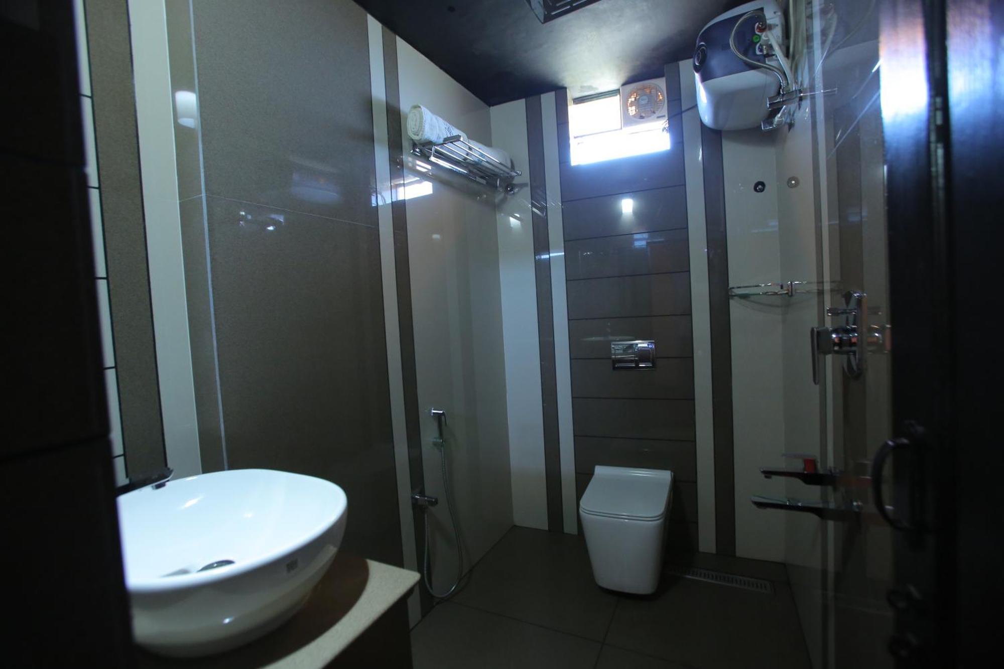 City Palace Hotel Ooty Ngoại thất bức ảnh