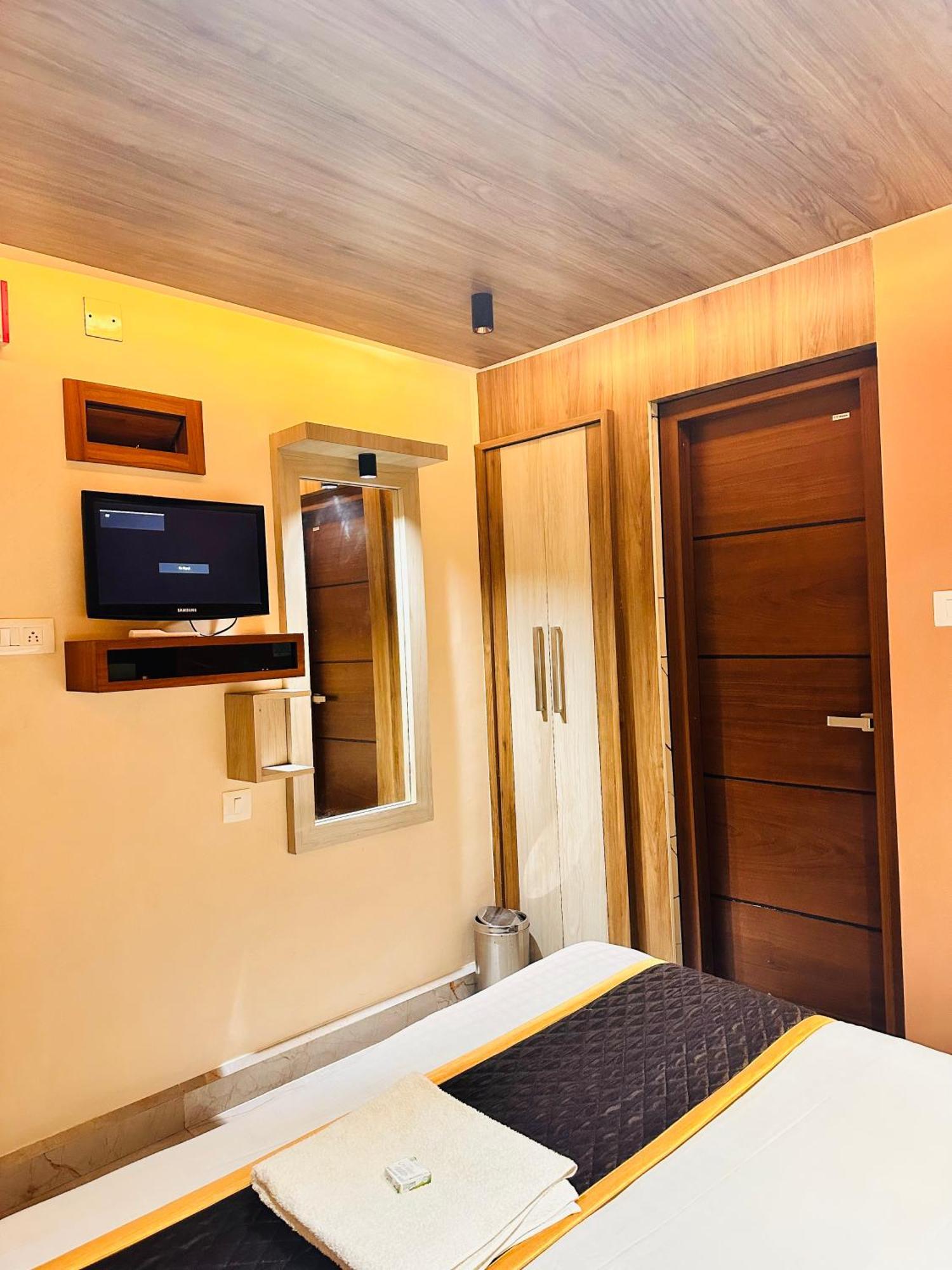 City Palace Hotel Ooty Ngoại thất bức ảnh