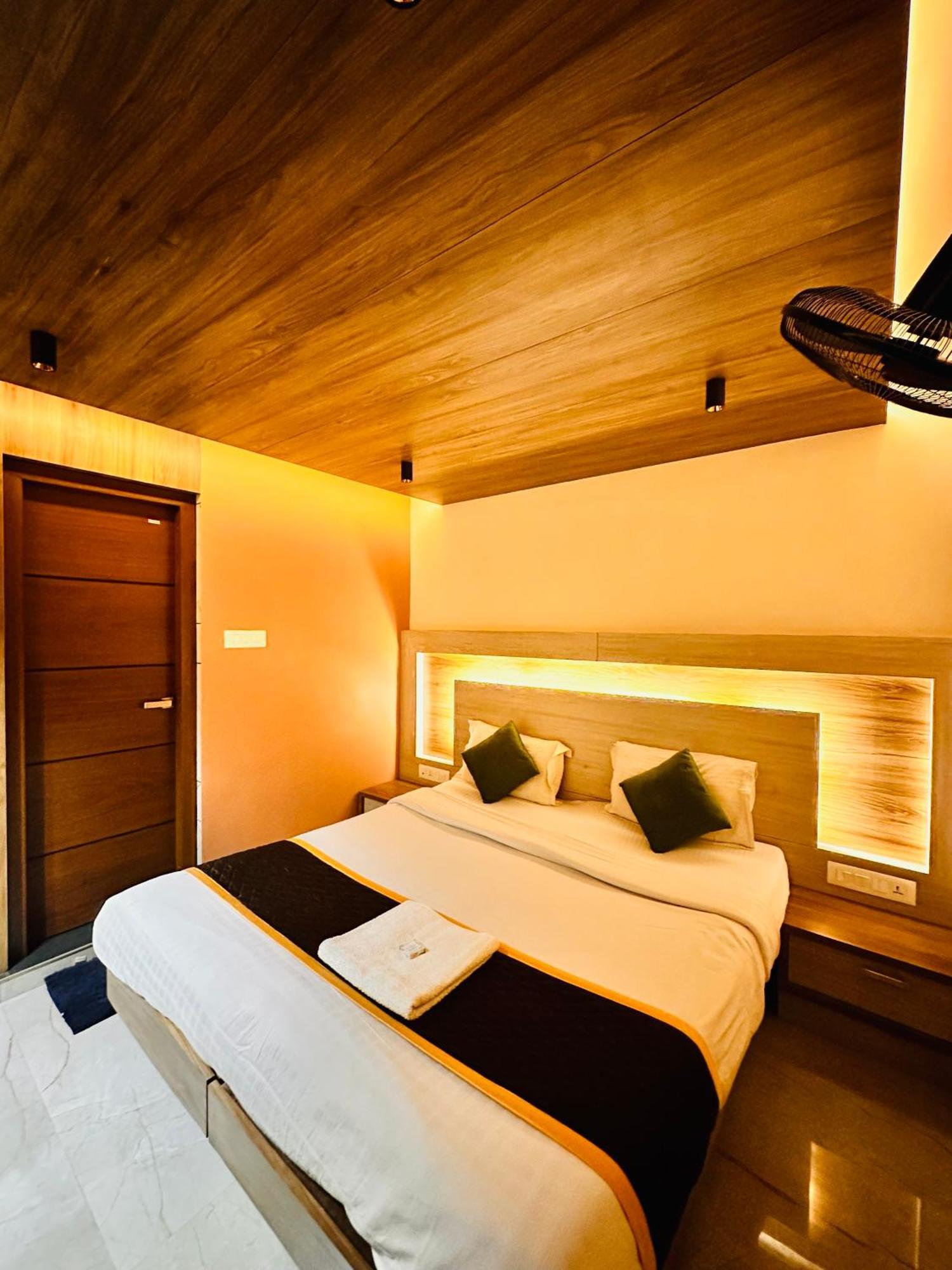 City Palace Hotel Ooty Ngoại thất bức ảnh