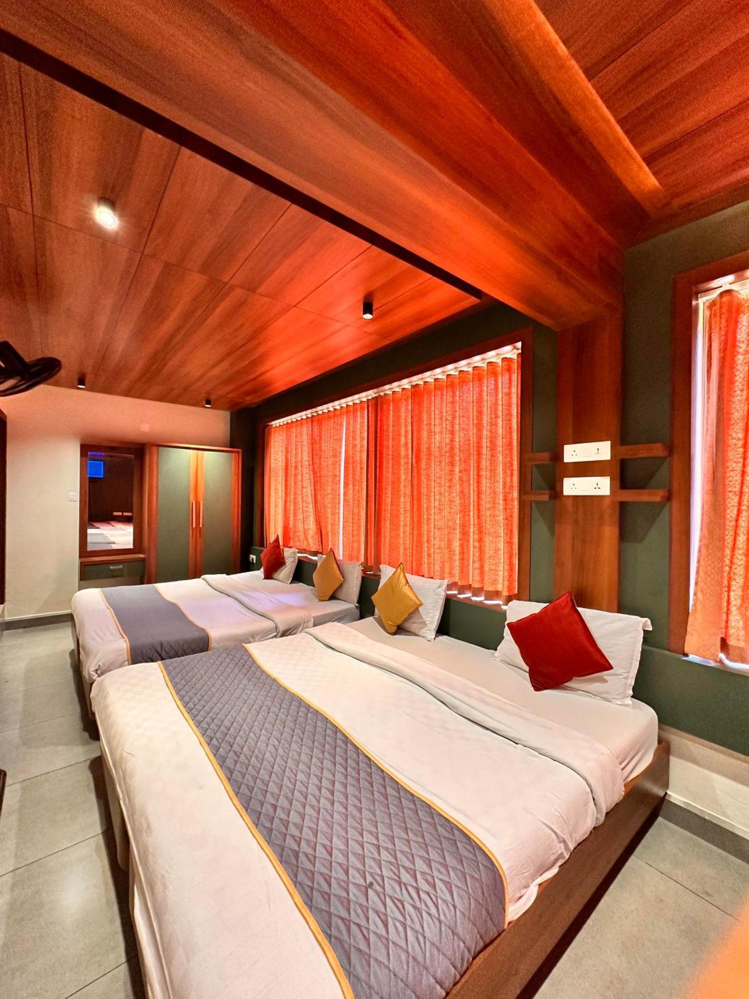 City Palace Hotel Ooty Ngoại thất bức ảnh