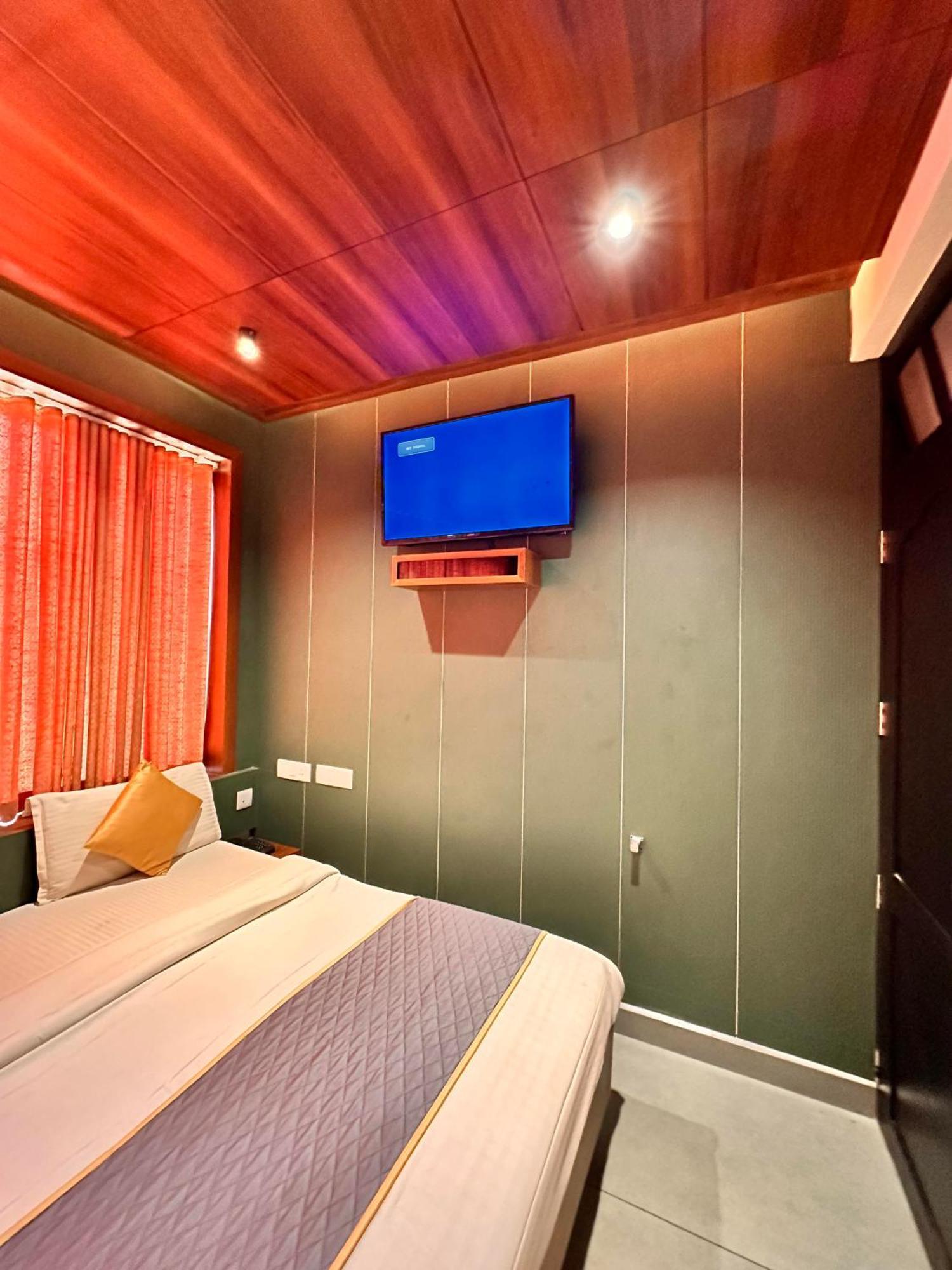 City Palace Hotel Ooty Ngoại thất bức ảnh