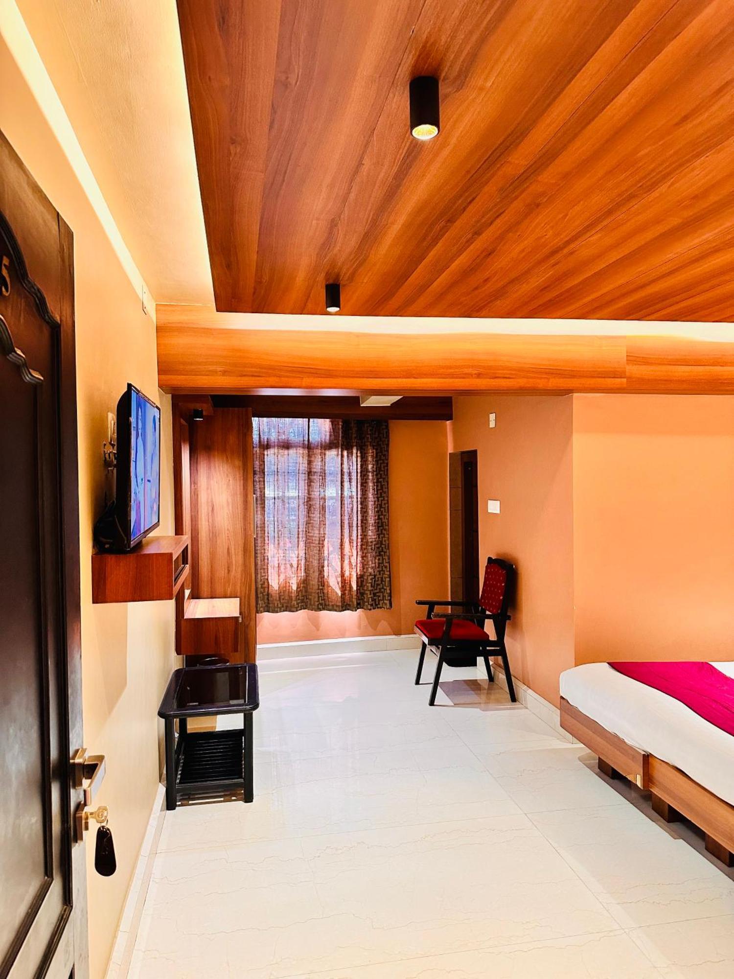 City Palace Hotel Ooty Ngoại thất bức ảnh