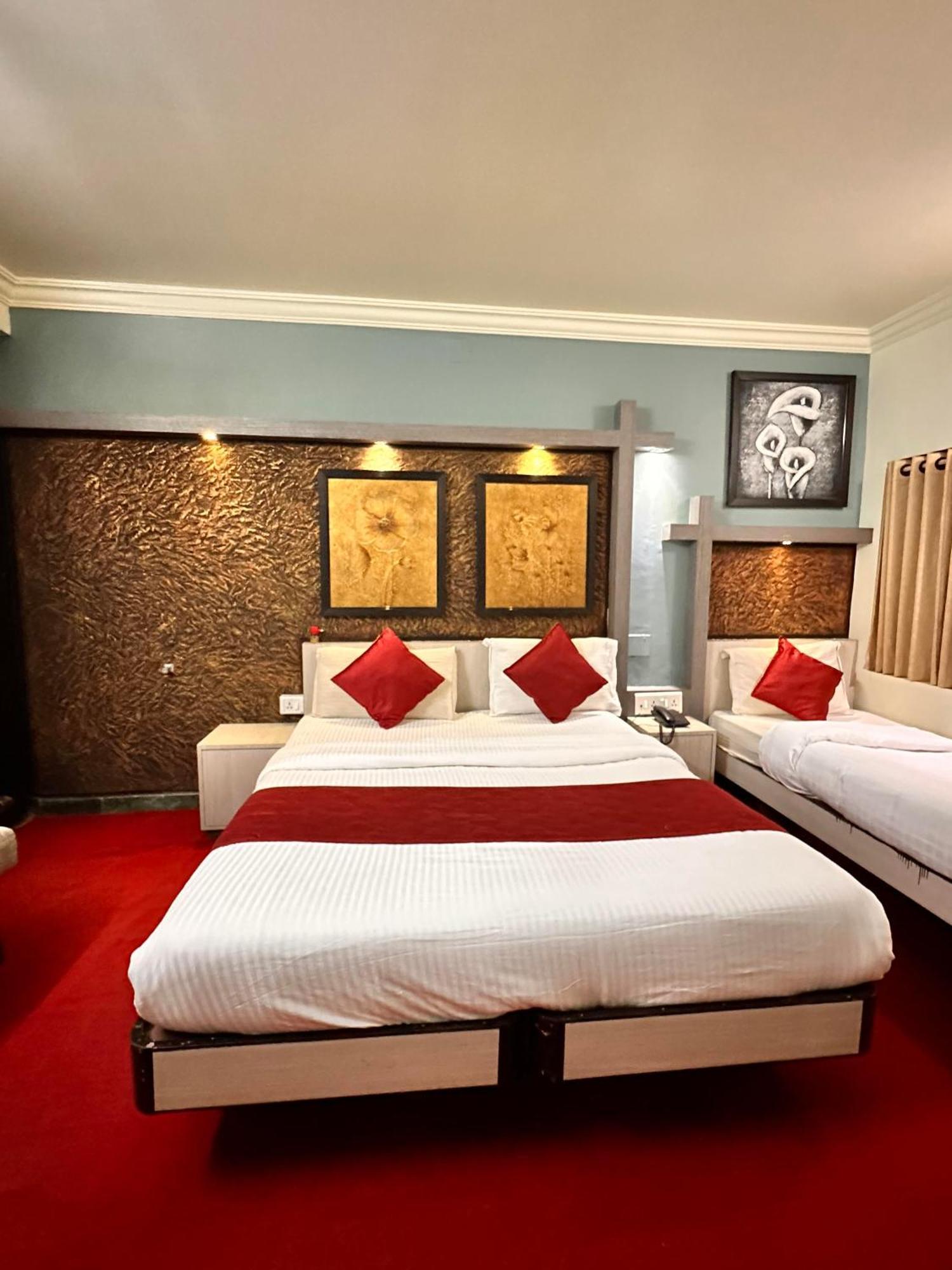 City Palace Hotel Ooty Ngoại thất bức ảnh