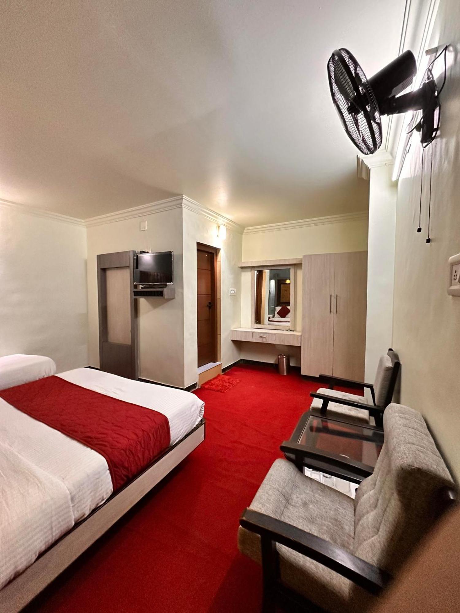 City Palace Hotel Ooty Ngoại thất bức ảnh