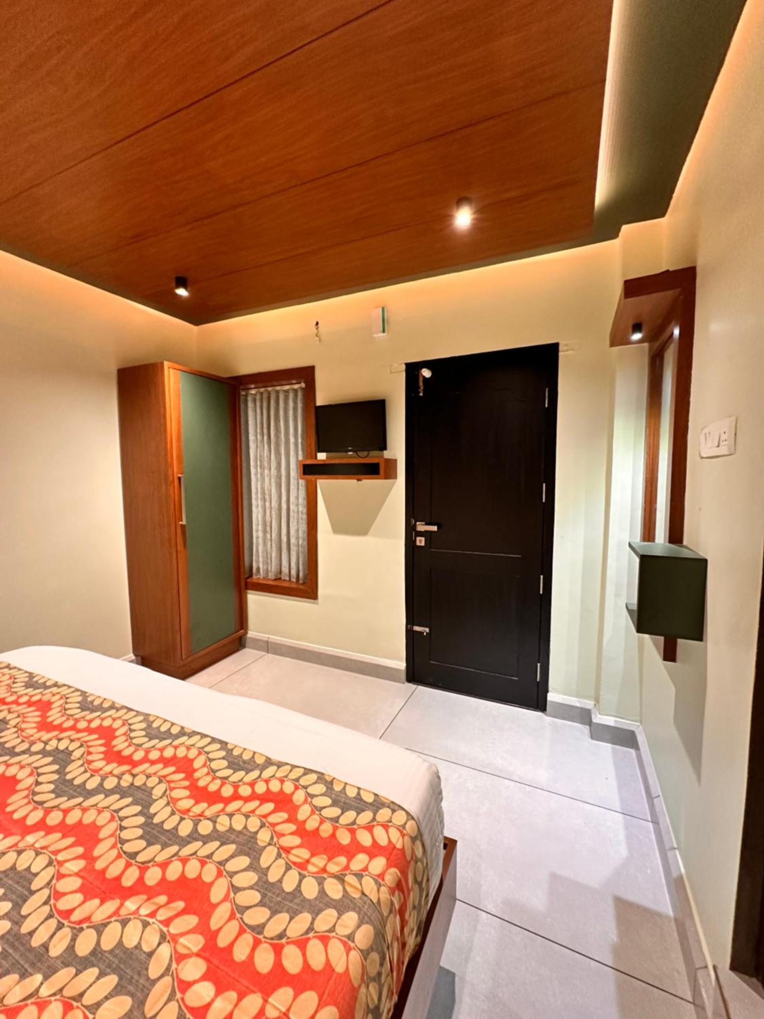 City Palace Hotel Ooty Ngoại thất bức ảnh